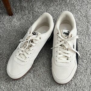Puma cream and Black Suede Casual Sneakers